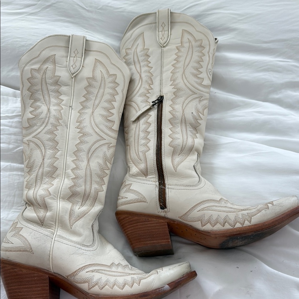 Ariat White and Brown Heeled Boots with Western Embroidery